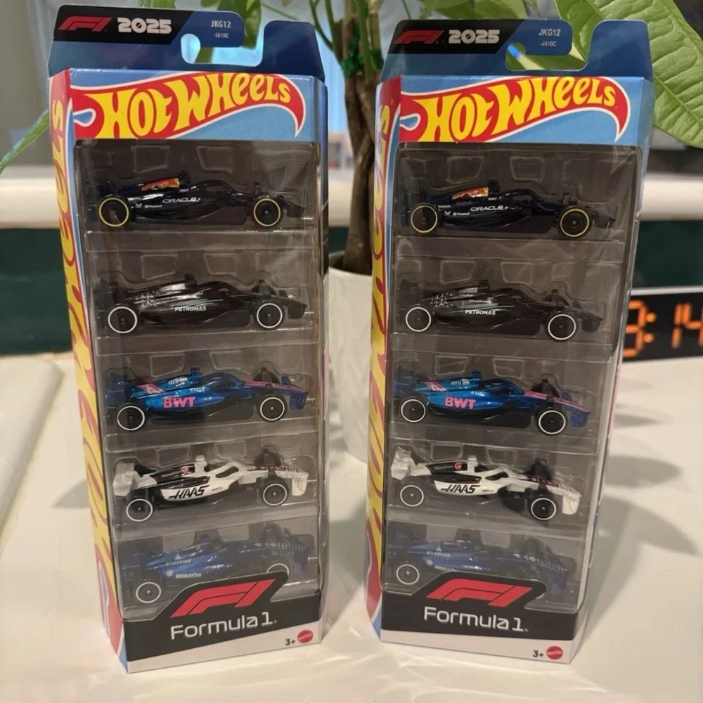 Formula 1 (2 Sets ) 5-Car Pack 10 cars total Mercedes Red Bull HASS HOT WHEELS